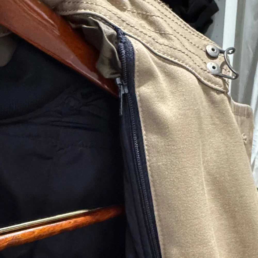 Banana Republic Men’s Tan Double-Breasted Trench Coat - Picture 6 of 11